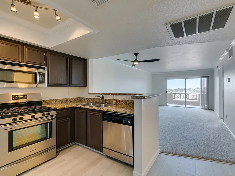 8070 W Russell Rd #2026 — Photo 28