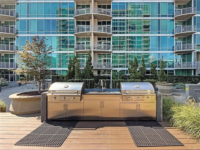 923 Peachtree St NE #924 — Photo 73