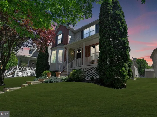 9678 Royal Crest Cir, Frederick, MD 21704
