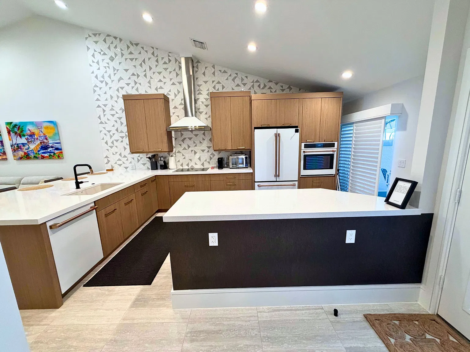 3 bed, 2.5 bath, 1800 sqft, $7,000 — Photo 4