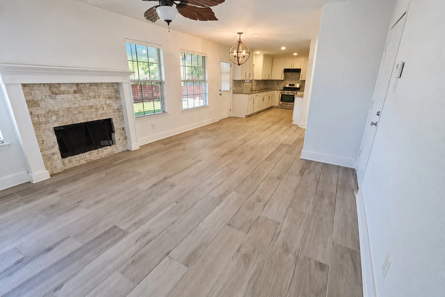 4 bed, 2185 sqft, $3,000 — Photo 3