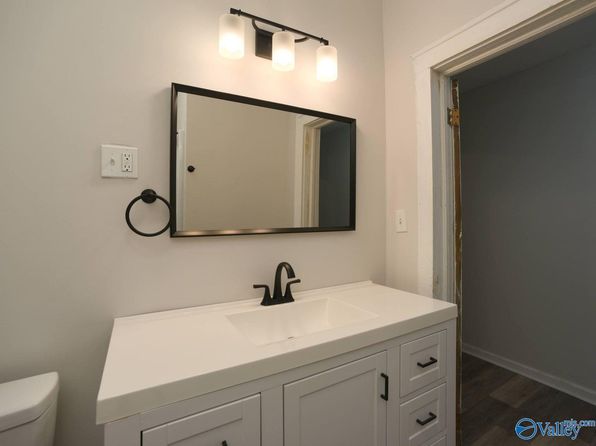 huntsville-alabama-92098733 picture