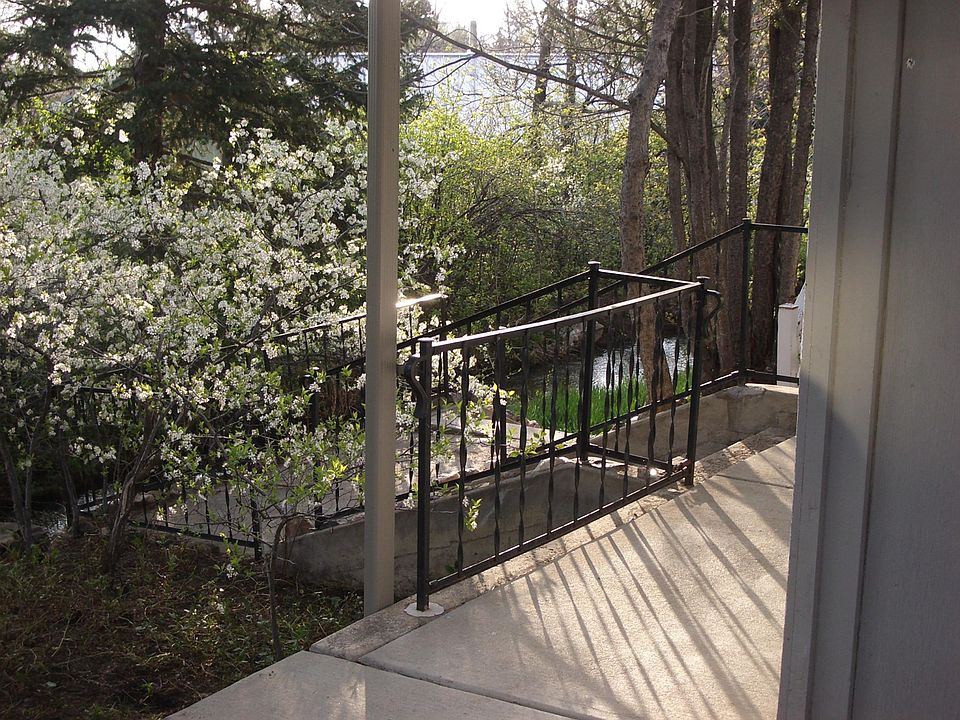 Entrance of unit along creek