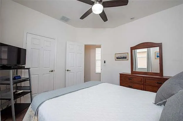 2920 Willow Creek Ln — Photo 47