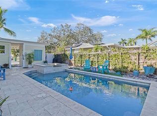 1081 Hollygate Ln, Naples, FL 34103