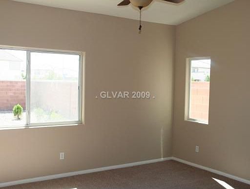 4th image of 309 Sharp Edge Ave