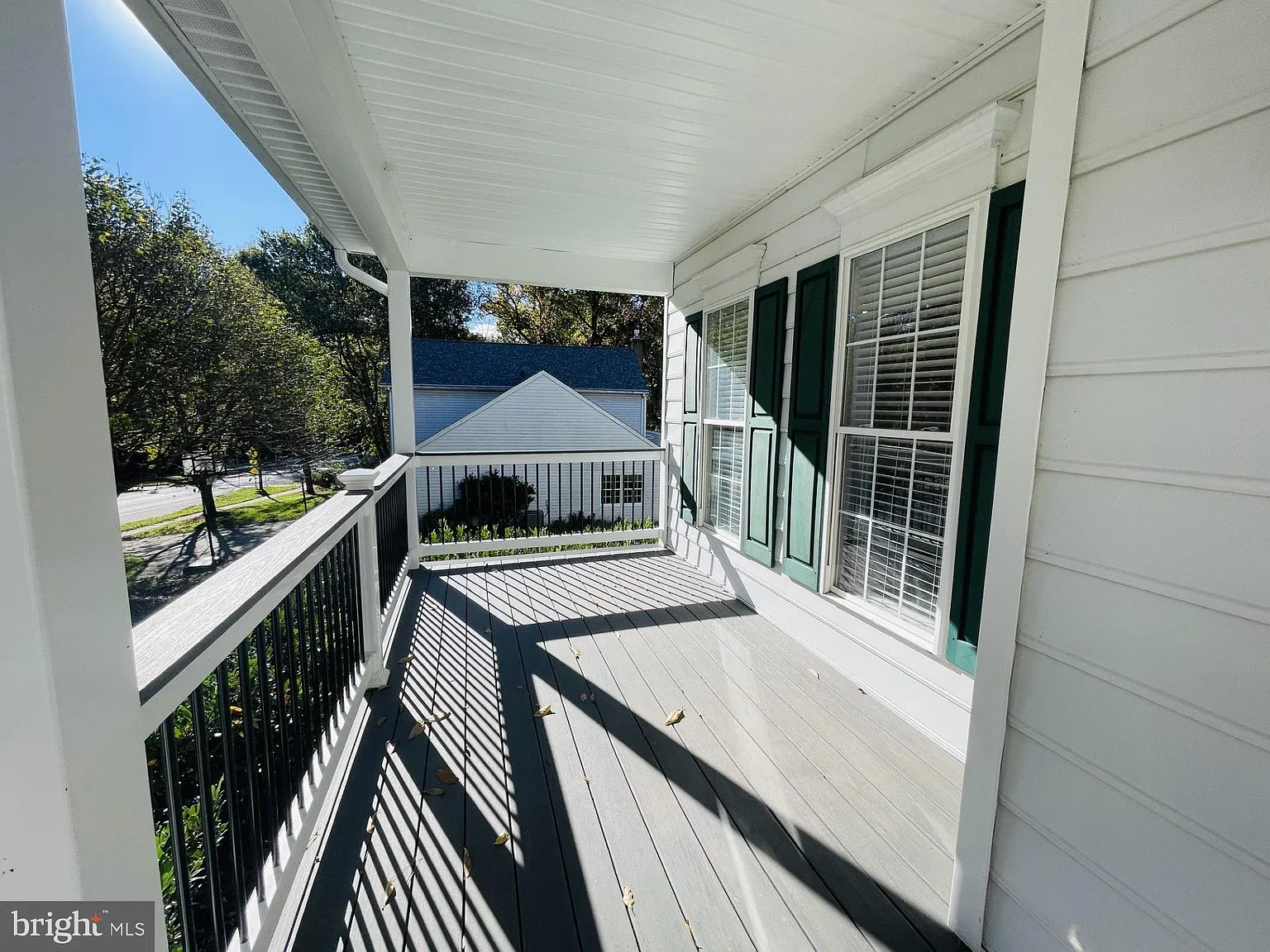 4 bed, 4.5 bath, 4044 sqft, $4,500 — Photo 3