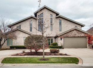 945 Bermuda Dunes Pl, Northbrook, IL