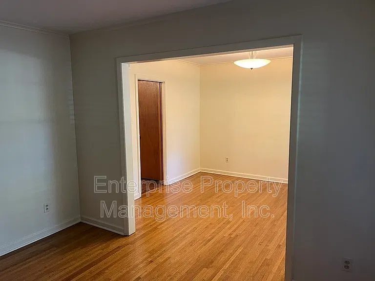5081 Whitehall Ave — Photo 5