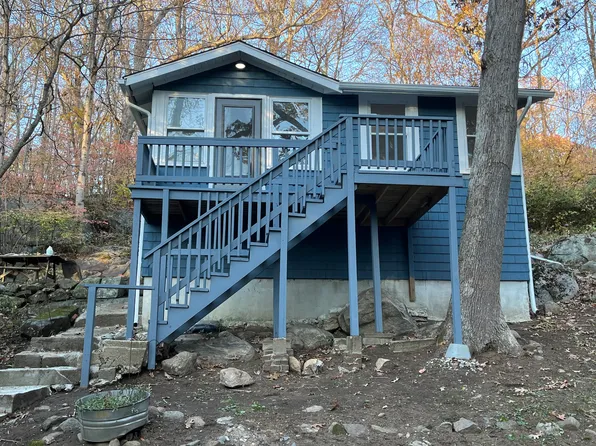 24 Columbia Rd, Clinton, CT 06413