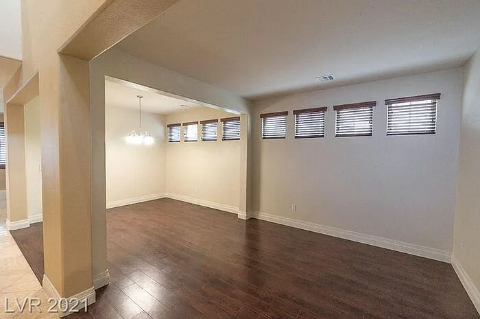3373 Osiana Ave — Photo 5