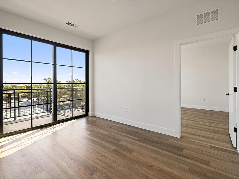 4315 S Congress Ave #428 — Photo 10