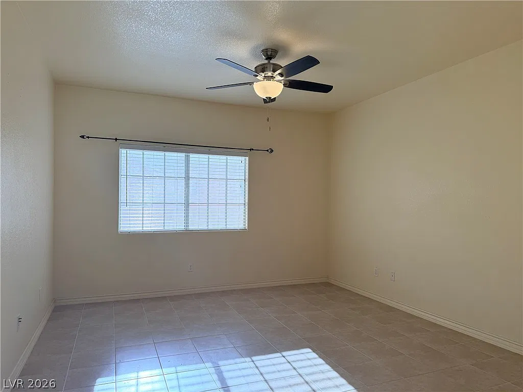 3 bed, 2.0 bath, 1348 sqft, $1,695 — Photo 3