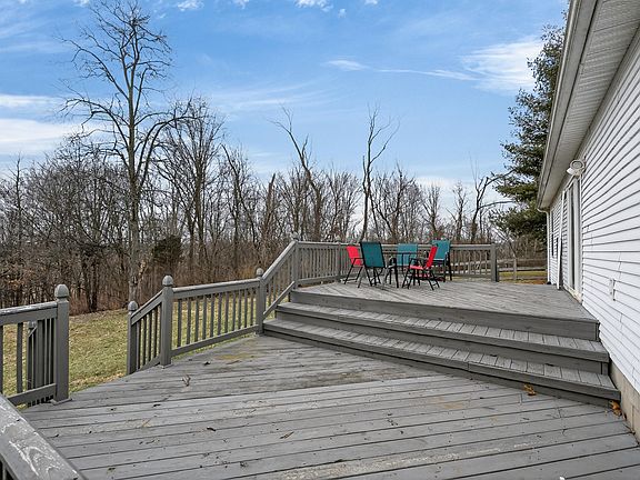 4th image of 365 Eagle Ridge Dr