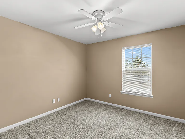 10201 Spring Creek Ln — Photo 16