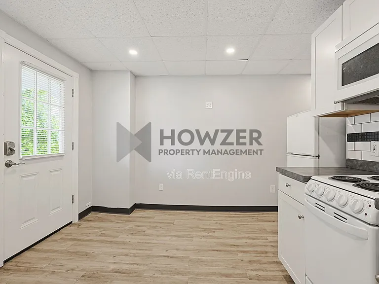 127 Park St #10 — Photo 9