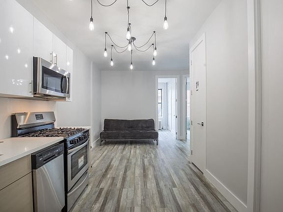 2nd image of 2377 Belmont Ave APT 6
