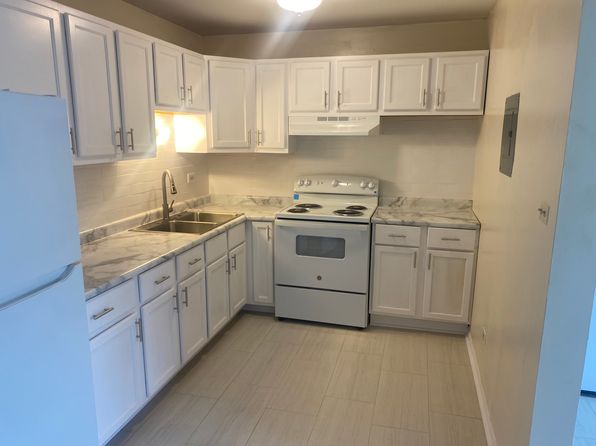 5645 Saint James Ct APT 1W