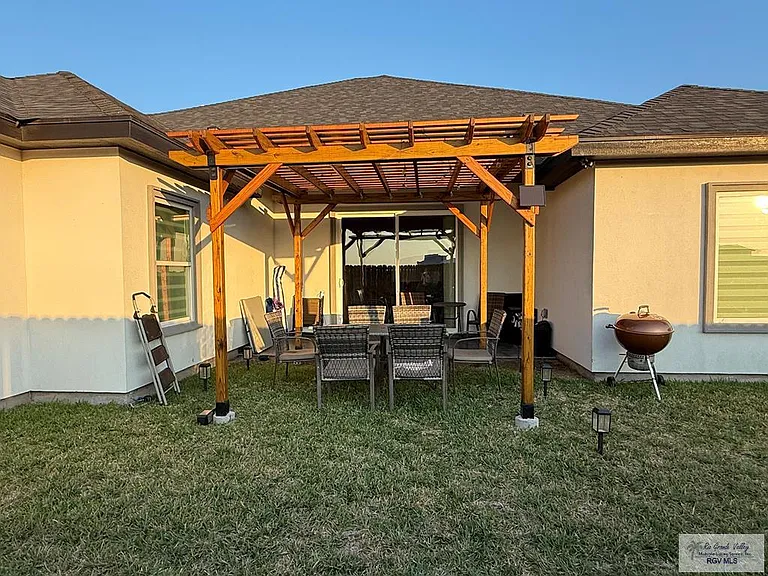 6861 Woodlands Ave — Photo 15