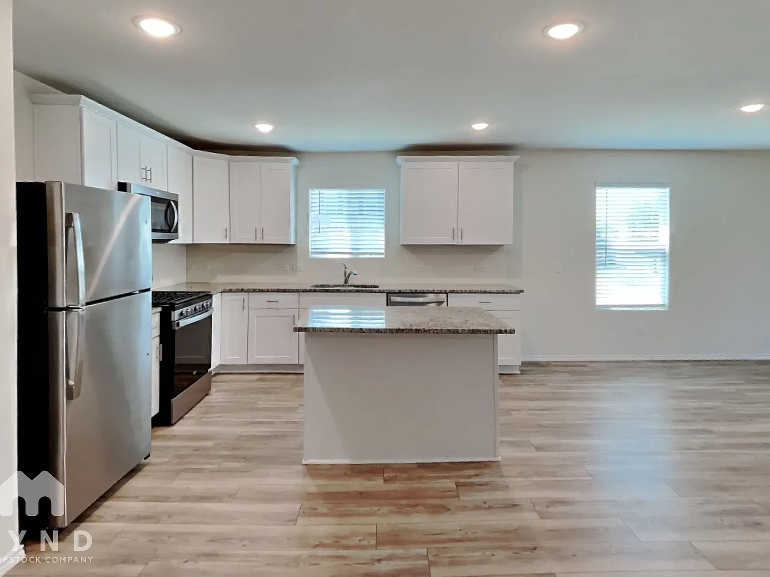 4 bed, 3.0 bath, 1941 sqft, $2,395 — Photo 4