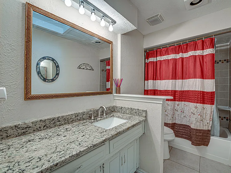 917 Meadowgate Dr — Photo 10