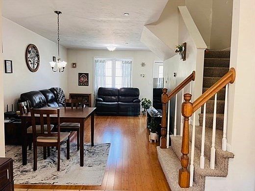 4th image of 875 Old Plainville Rd Unit E