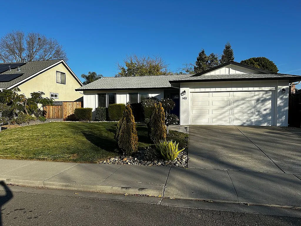 1451 Wilton Rd photo 1