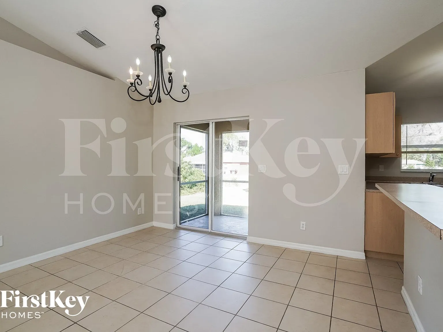 3 bed, 3.0 bath, 1563 sqft, $1,600 — Photo 4