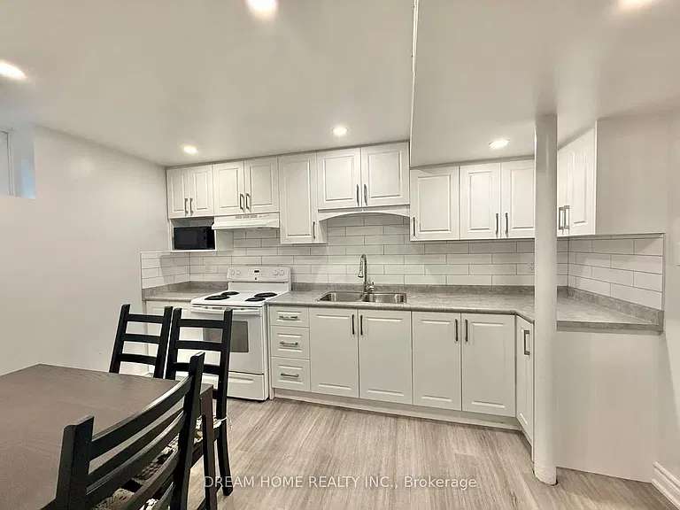 5 Horizon Cres #BASEMENT — Photo 1