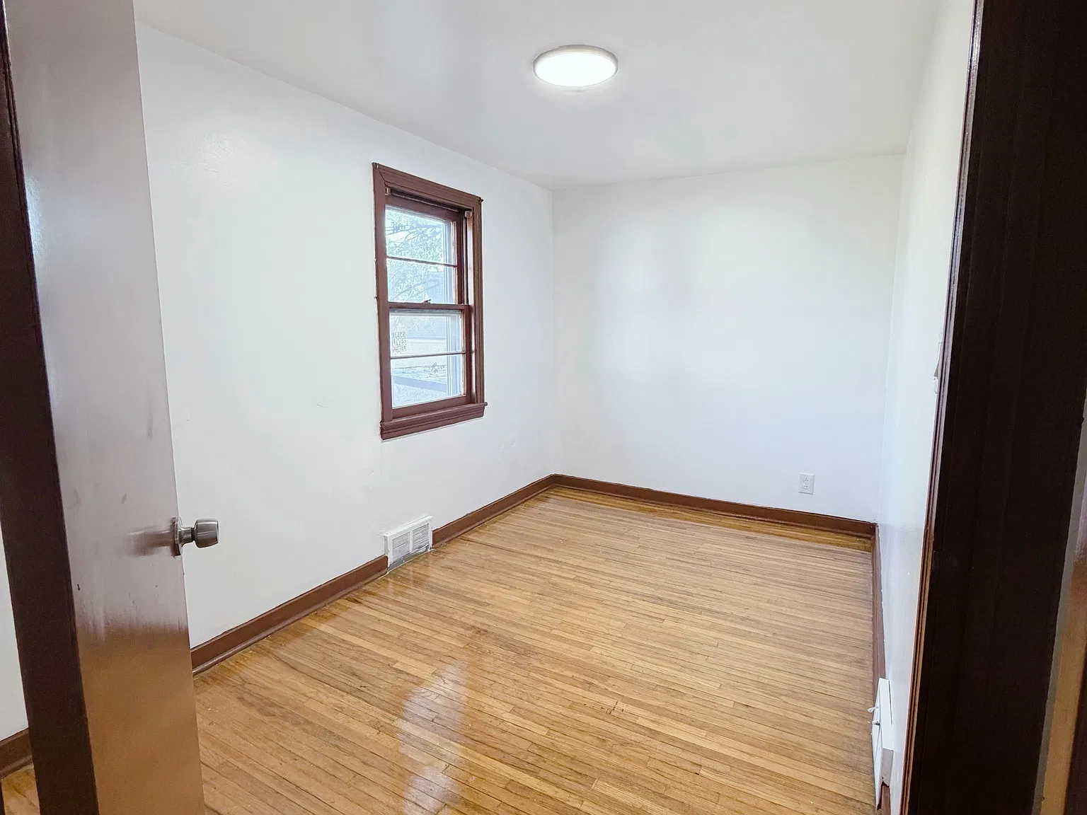 235 Wagner Ave — Photo 4