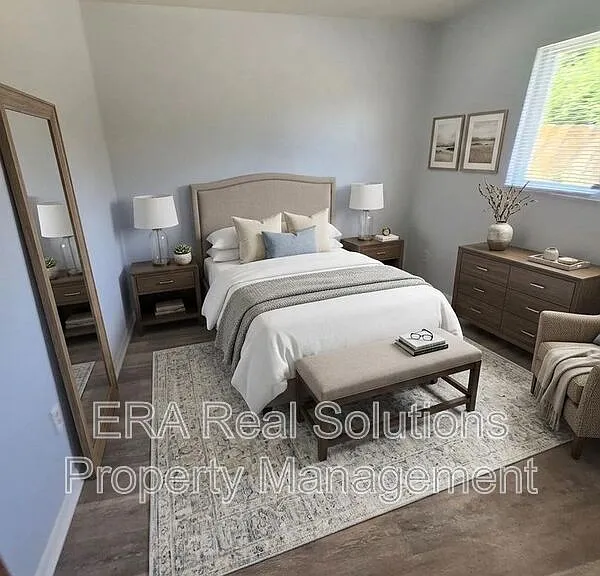 2460 Hiawatha St — Photo 2
