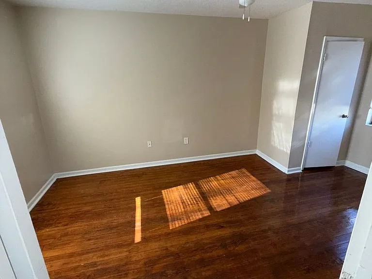 103 Hunt Ave — Photo 9