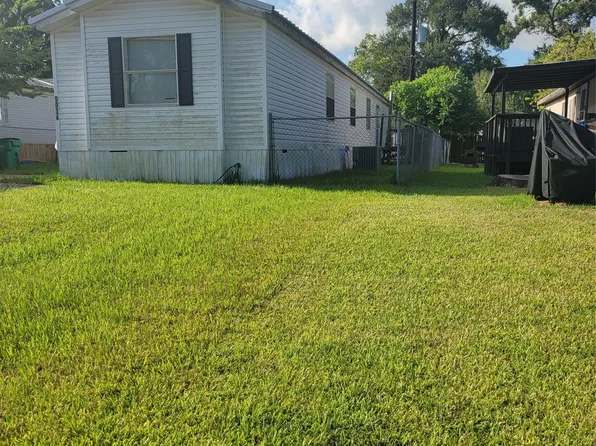 9934 Cedar Landing Dr, Baytown, TX 77521