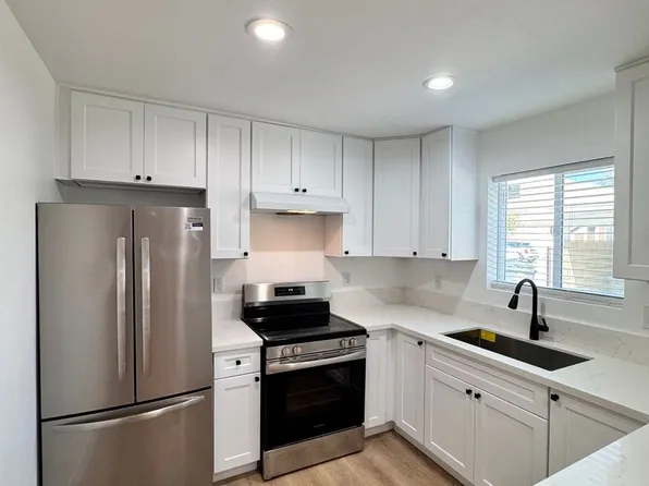 3781 Green Ave #5, Los Alamitos, CA 90720
