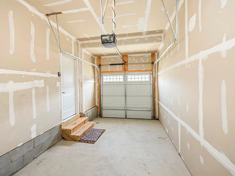 247 Pryor Dr — Photo 36
