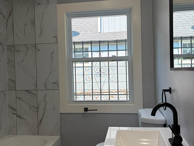 5447 Highland Ave — Photo 10
