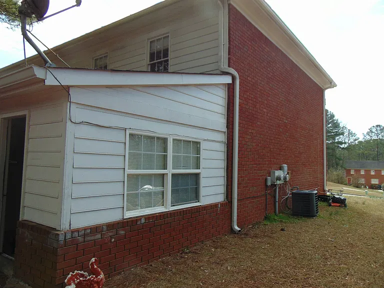 1750 Southgate Ln SE #A — Photo 11