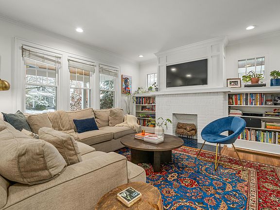 4th image of 661 S Cassingham Rd