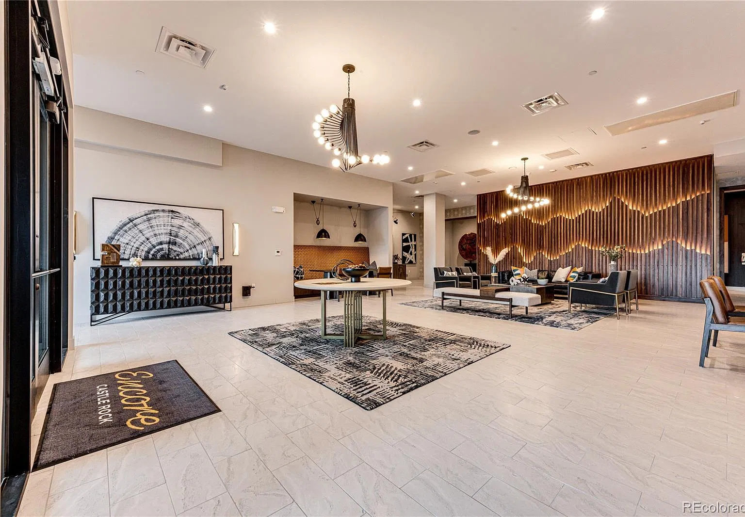Encore Cr Condos — Photo 3