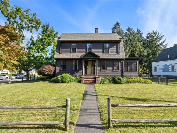 421 Market St, Rockland, MA 02370