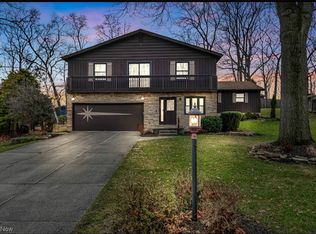 4630 Commodore Dr, Stow, OH 44224