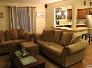 118 Fairharbor Dr, Patchogue, NY 11772