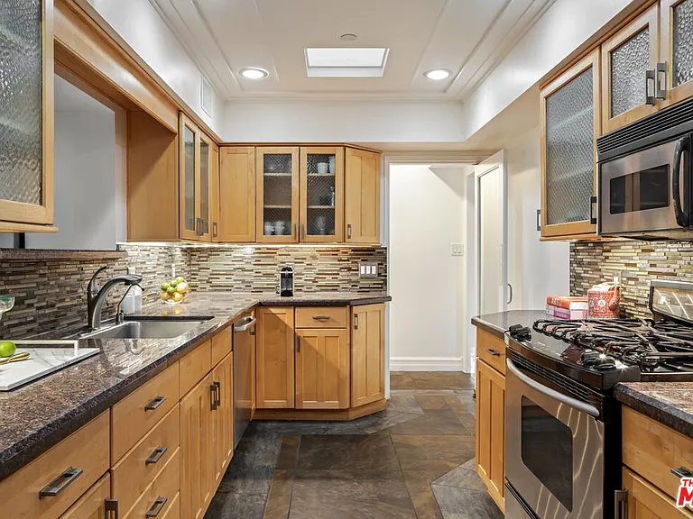 7770 Firenze Ave — Photo 11