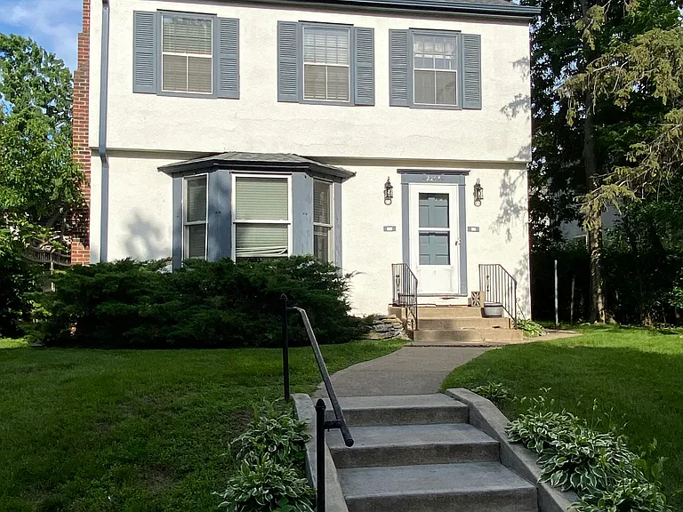 2207 Girard Ave S #1 — Photo 1
