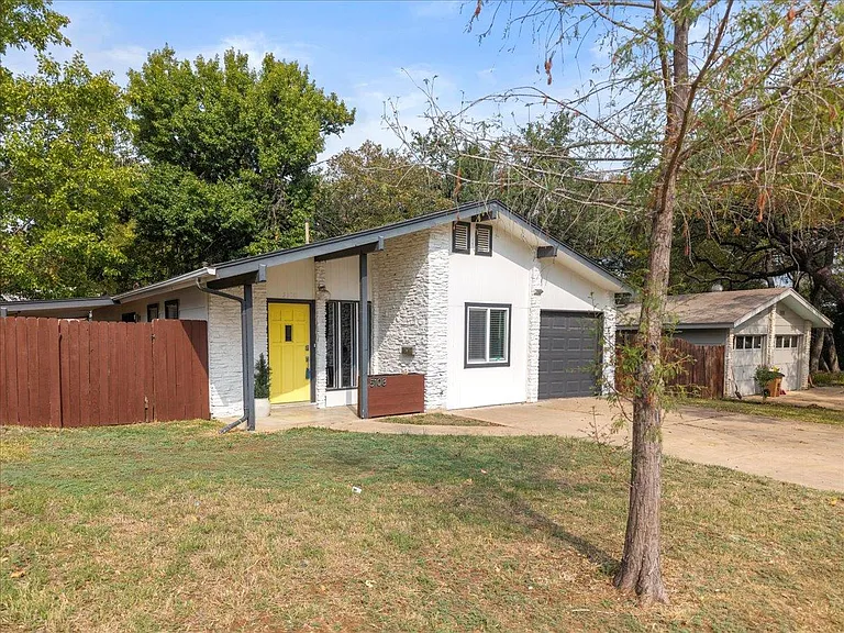 5108 Emerald Forest Dr — Photo 35