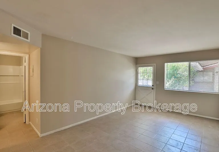 2323 S College Ave #2 — Photo 4