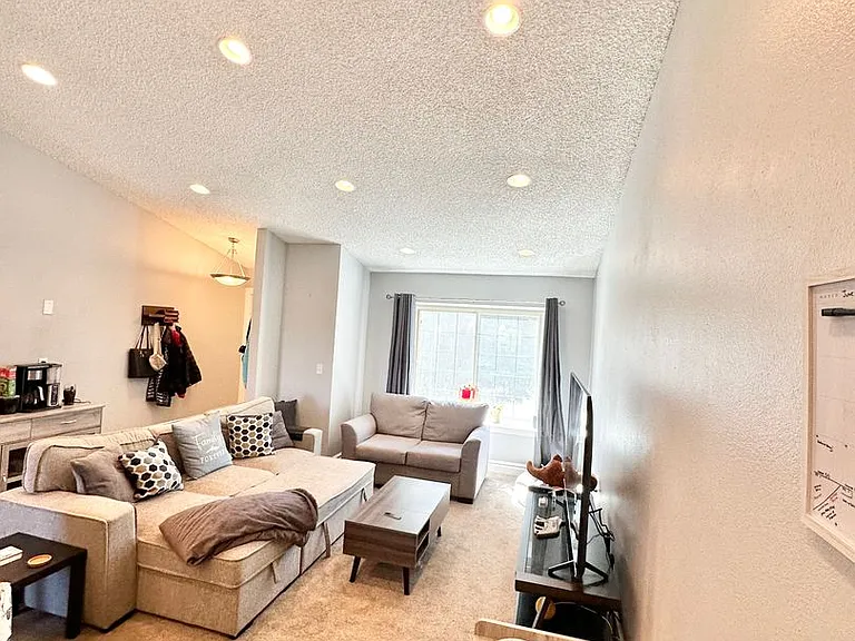 6430 Amethyst Ct — Photo 6