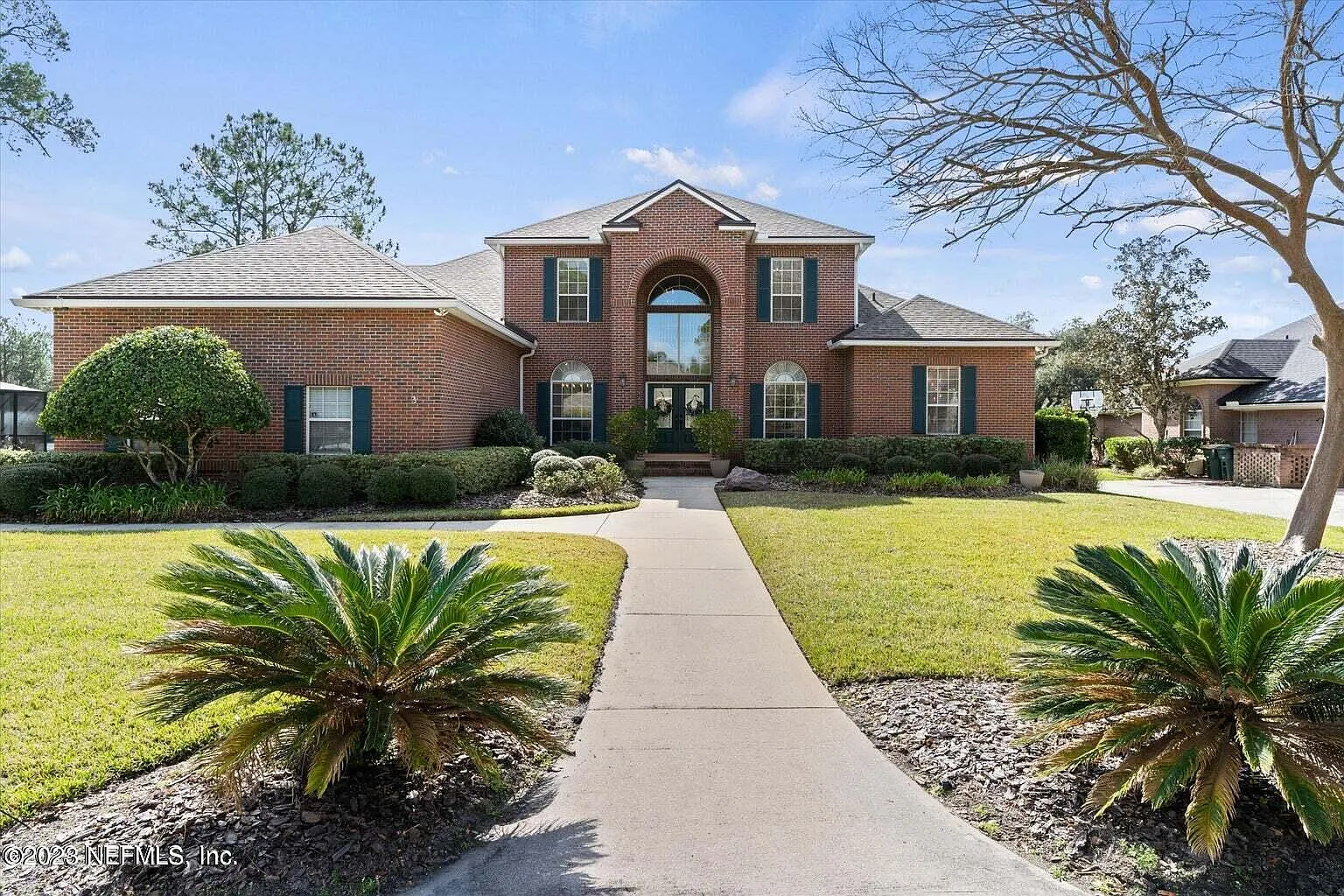 5 bed, 4.5 bath, 4769 sqft, $5,500 — Photo 1