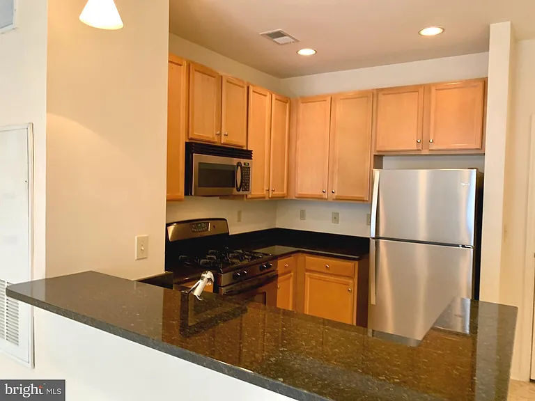 2655 Prosperity Ave #318 — Photo 10