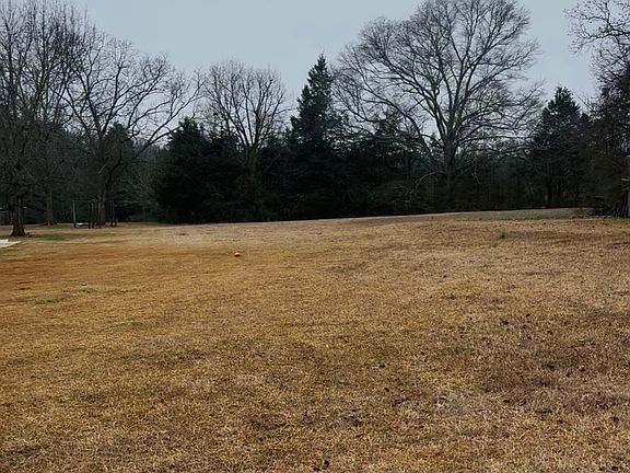 2nd image of 121 Pickard Rd